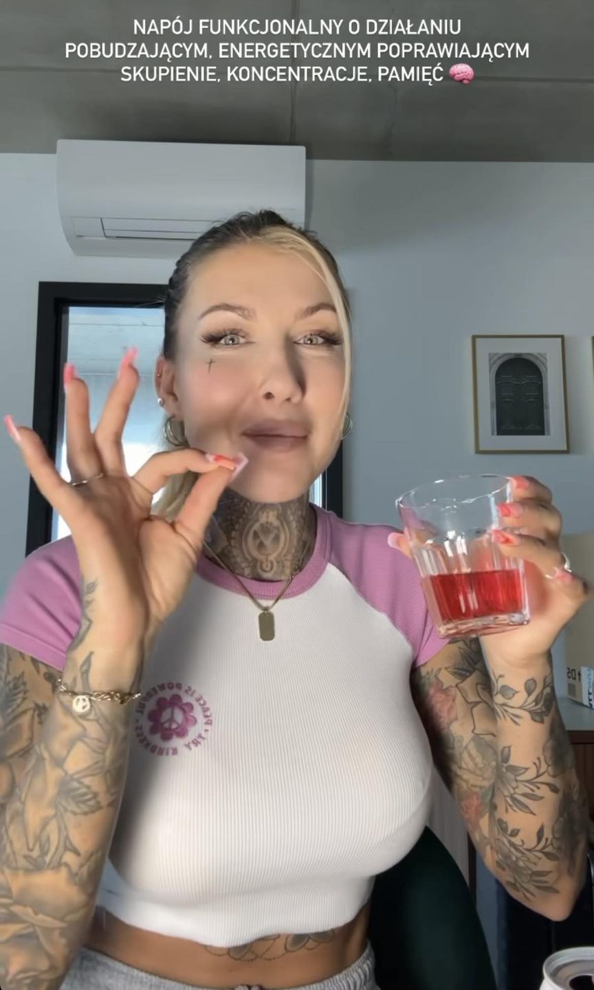 Deynn rozpoczęła sprzedaż energetyków. Tak reklamuje napoje