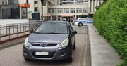 Rzeszów: Zjechał po schodach na parking urzędu. Tak prowadziła nawigacja