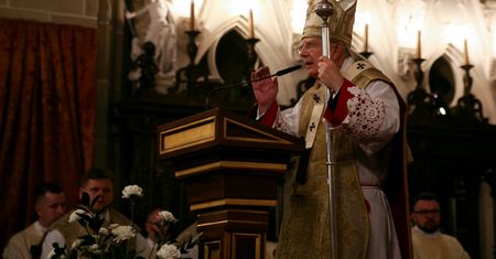 Abp Jędraszewski o in vitro. Jego wypowiedź zastanawia