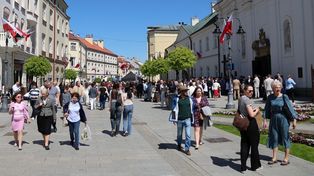 Rzeszowianie świętują Majówkę 2026 i Święto Paniagi. Ulice pełne spacerowiczów, biało-czerwonych flag i atrakcji. Zobacz zdjęcia!