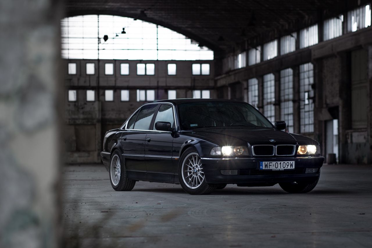 BMW Serii 7 E38