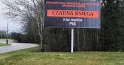 Billboard atakujący PiS na Białorusi. "Nieporadność językowa"