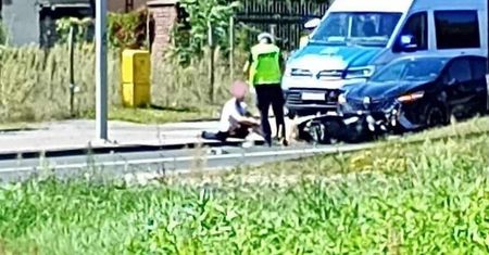 Nieodpowiedzialny kierowca skutera doprowadził do zderzenia na ul. Korczaka!