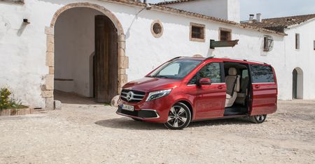 Mercedes Klasy V po liftingu chce być Klasą S. Na długie trasy trudno o wygodniejsze auto