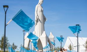 Pomnik Maryi w Konotopiu oficjalnie poświęcony. Ufundował go jeden z najbogatszych Polaków