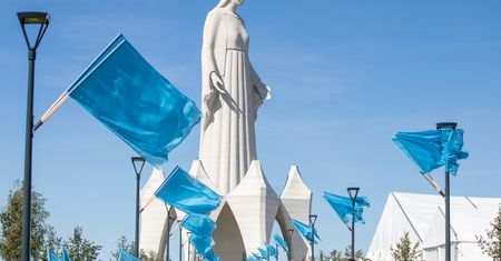 Pomnik Maryi w Konotopiu oficjalnie poświęcony. Ufundował go jeden z najbogatszych Polaków