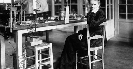 Dziś urodziny Marii Skłodowskiej-Curie. Z tej okazji spróbuj rozwiązać quiz z chemii