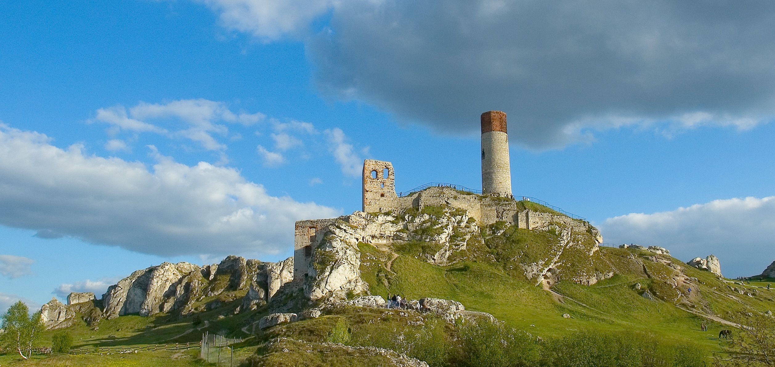 Piękne widoki i zabytki - taki jest Olsztyn w woj. śląskim