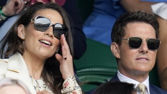 Tom Cruise z NOWĄ PARTNERKĄ kibicuje na trybunach Wimbledonu (ZDJĘCIA)