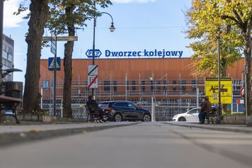 Przez lata straszył i przypominał czasy PRL-u. Miasto na Pomorzu z nowym dworcem