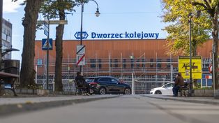 Przez lata straszył i przypominał czasy PRL-u. Miasto na Pomorzu z nowym dworcem
