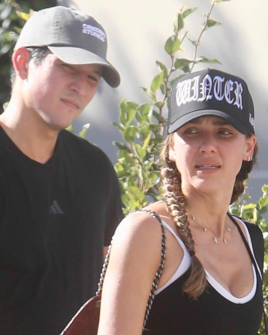 Jessica Alba i Danny Ramirez