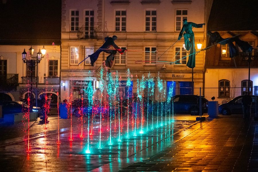 Częstochowa. Po przebudowie Stary Rynek zyskał nowy blask. 