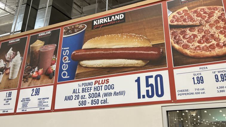 Hot dog i napój z dolewką za 1,50 dolarów w Costco