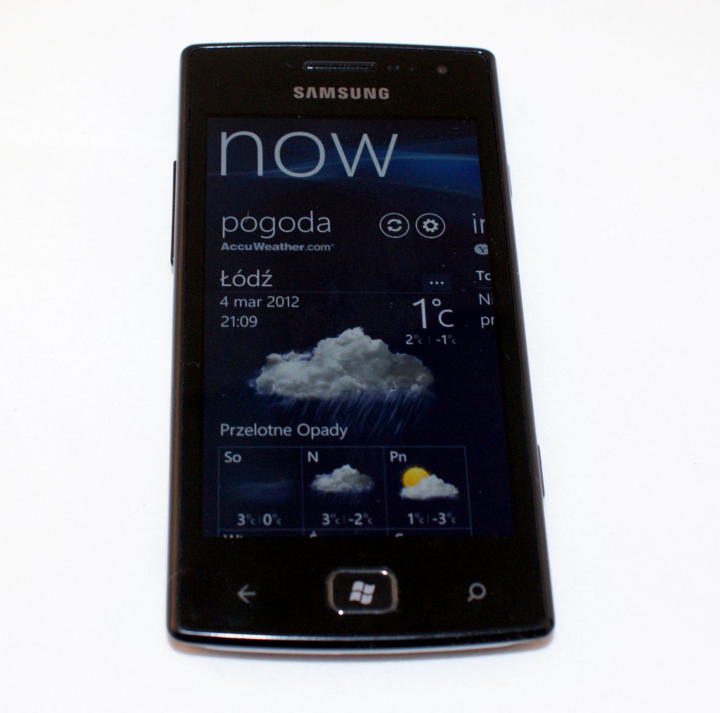 Samsung Omnia W - elegancki Windows Phone [test] 14