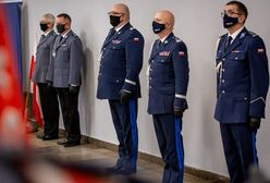 Katowice. Uroczyste przekazanie władzy w śląskiej policji. Roman Rabsztyn zastąpił Krzysztofa Justyńskiego