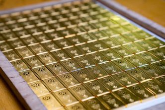 Gwałtowna przecena złota. Oto co się dzieje na rynku kruszców