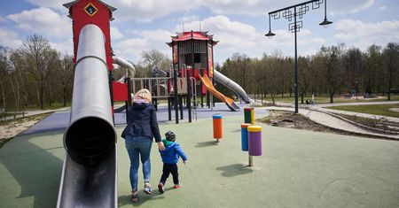 Chwile grozy na Pomorzu. 14-latek strzelał z broni pneumatycznej na placu zabaw