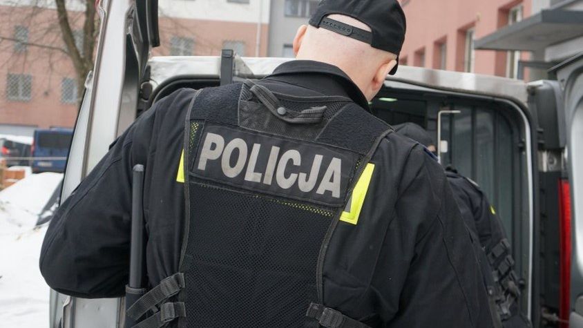 Śląskie. Za znieważenie i napad na policjantów, 44-latkowi z Czeladzi grożą 3 lata więzienia.