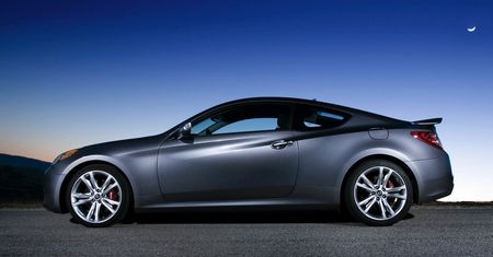 Hyundai Elantra Coupe i 429-konny Genesis R-Spec w przygotowaniu