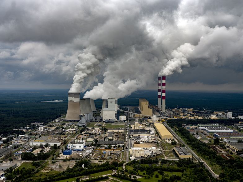 Elektrownia Belchatow z lotu ptaka
Kacper Kowalski / Forum
smog, category_code_air, lotnicza, kleszczow, kopalnia, odkrywkowa, odkrywka, co2, zanieczyszczenie, energia, energetyka, prad, pge, zbiornik, elektrownia, belchatow, wydobycie, wegla, brunatnego, kwk, wegiel, brunatny, lotnicze, z lotu ptaka, z drona, dron, z gory, industrializm, ilustracja, ilustracyjne, panorama, category_code_ilu, industrializmcategory_code_air lotnicza, for2umExcl