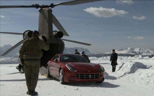 Ferrari FF leci na stok helikopterem [wideo]