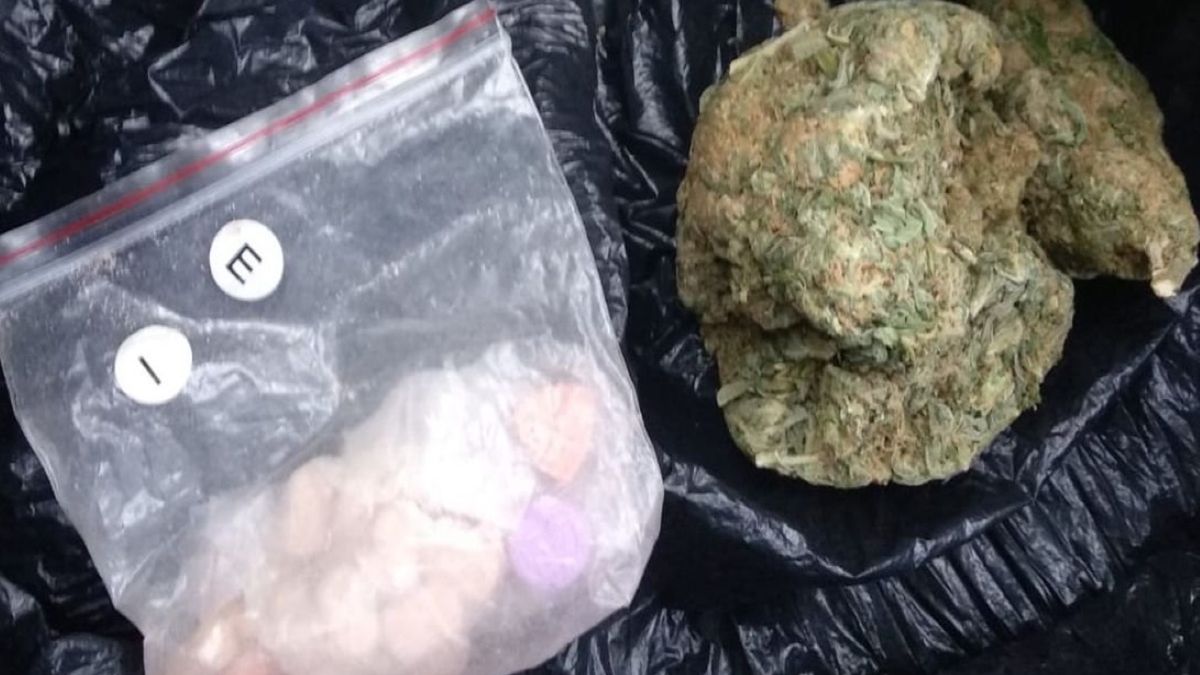 Przy młodych mężczyznach znaleziono środki odurzające