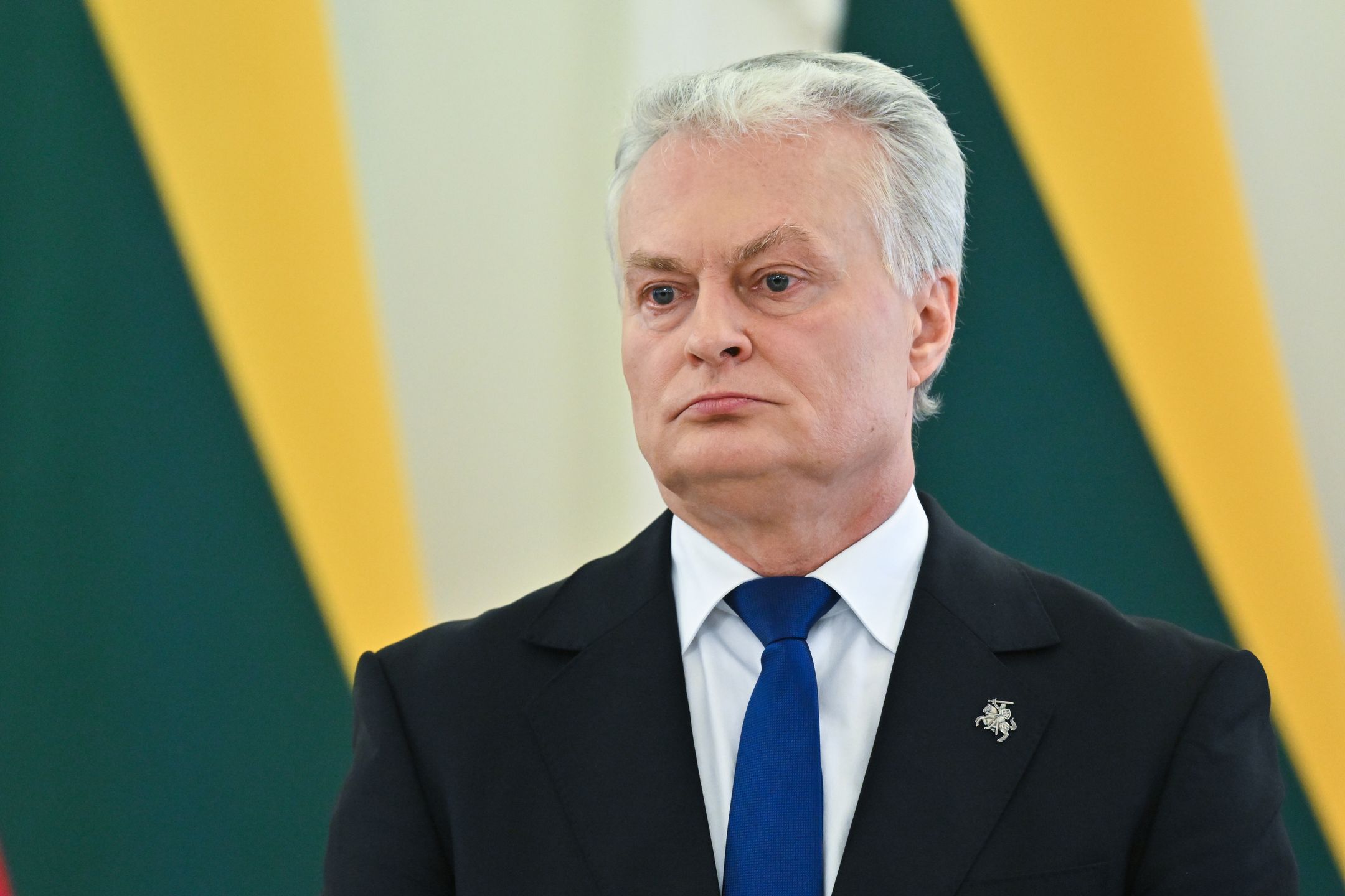 Gitanas Nauseda
Wilno, Litwa, 22.05.2025. Prezydent Litwy Gitanas Nauseda na wsp�lnej konferencji prasowej z kanclerzem Niemiec w Wilnie, 22 bm. W trakcie wizyty w stolicy Litwy kanclerz Niemiec b�dzie m.in. uczestniczy� w inauguracji Niemieckiej Brygady Pancernej. (aldg) PAP/Valdemar Doveiko
Valdemar Doveiko
dyplomacja, Niemcy, niemiecki, polityk, polityka, wizyta, zagraniczna, inauguracja, briefing prasowa, konferencja prasowa, konfernecja prasowa, Niemiecka Brygada Pancerna, portret