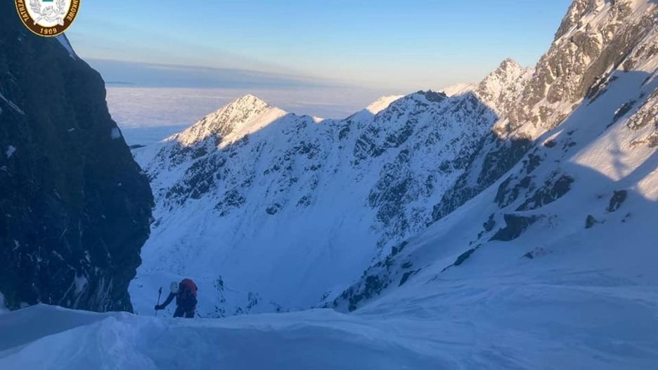 Ratownik TOPR podczas akcji ratunkowej. Zdjęcie ilustracyjne