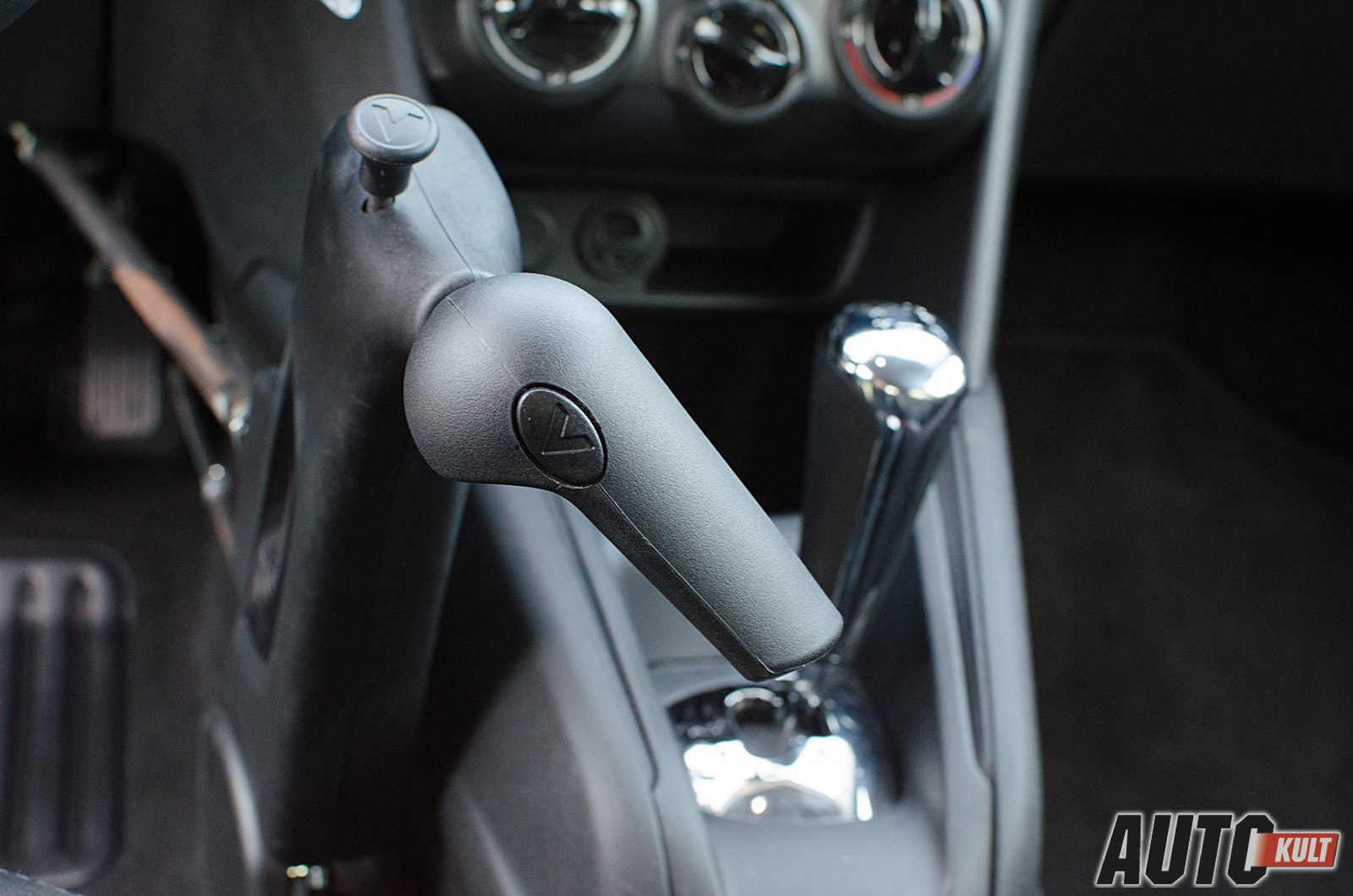 Peugeot 208 1,2 PureTech Active "Bez barier" - test [galeria] 28