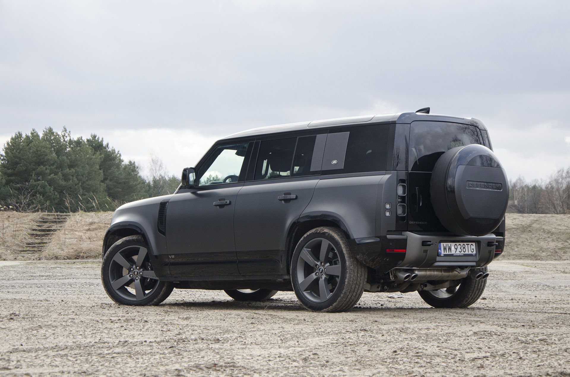 Land Rover Defender V8