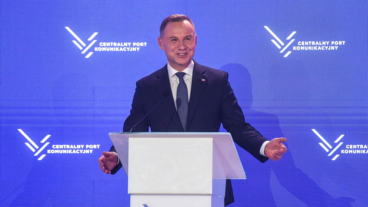 Andrzej Duda
Warszawa, 28.09.2023. Prezydent RP Andrzej Duda przemawia na konferencji podsumowuj�cej prace przy Centralnym Porcie Komunikacyjnym, 28 bm. w Warszawie. (ad) PAP/Piotr Nowak
Piotr Nowak
centralny port komunikacyjny, CPK, inwestycja, konferencja, lotnisko, podsumowanie, port lotniczy, prac, realizacja prac, w�ze� przesiadkowy