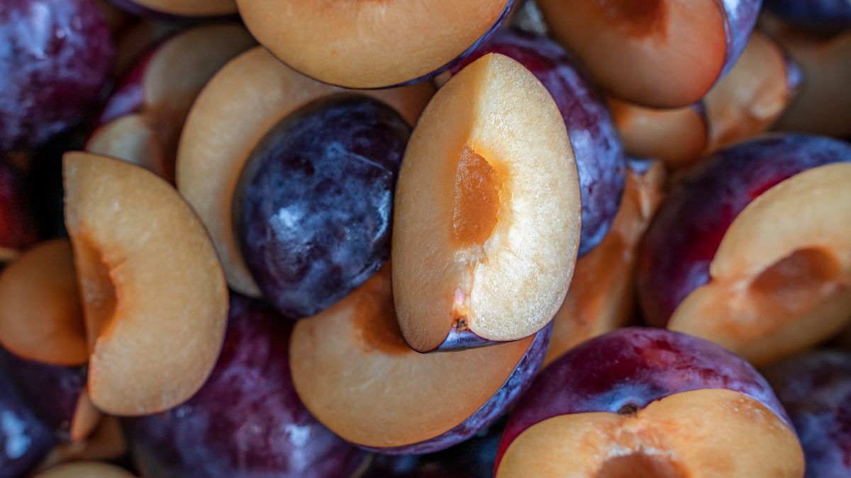 Śliwki sprawdzą się jako składnik sałatki owocowej