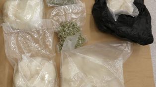 Koszalin: 2,5 kg narkotyków w chryslerze. Są zatrzymani