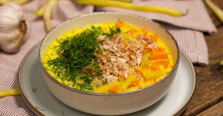 Aromatyczna zupa porowa z mnóstwem warzyw i mięsną wkładką. Klasyka polskiego domu