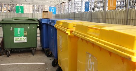 Warszawa. Władze miasta: "Szkoda czasu na konsultacje ws. podwyżki cen za śmieci"