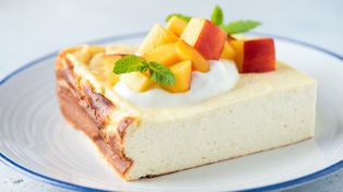 Upiecz sernik fit na skyrach. Zajadaj bez wyrzutów sumienia