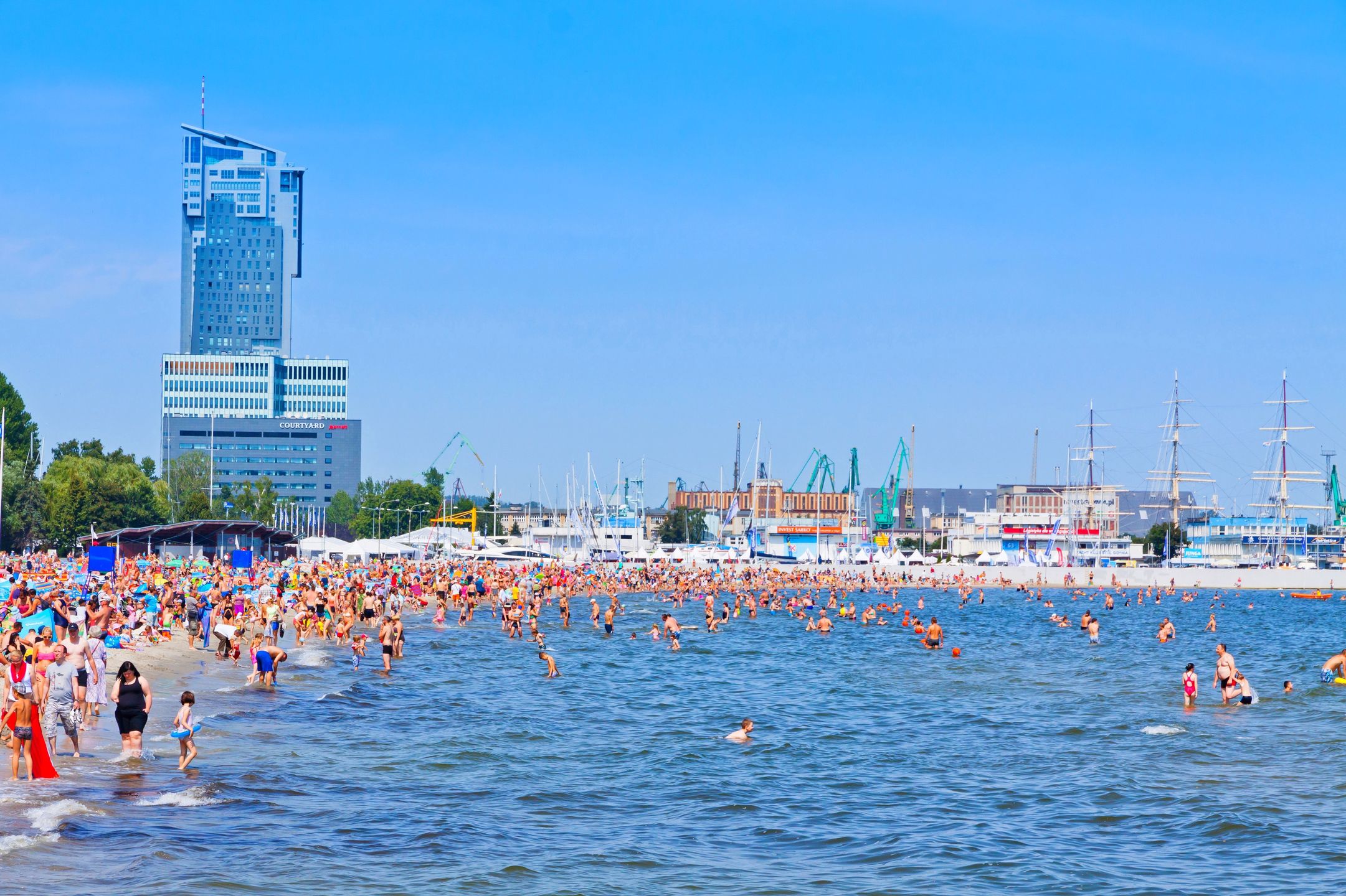 Plaże pełne turystów są w tym sezonie całkiem realne