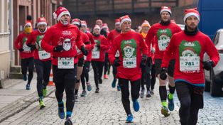 Toruń: Mikołaje opanują miasto. Kierowcy muszą liczyć się z utrudnieniami