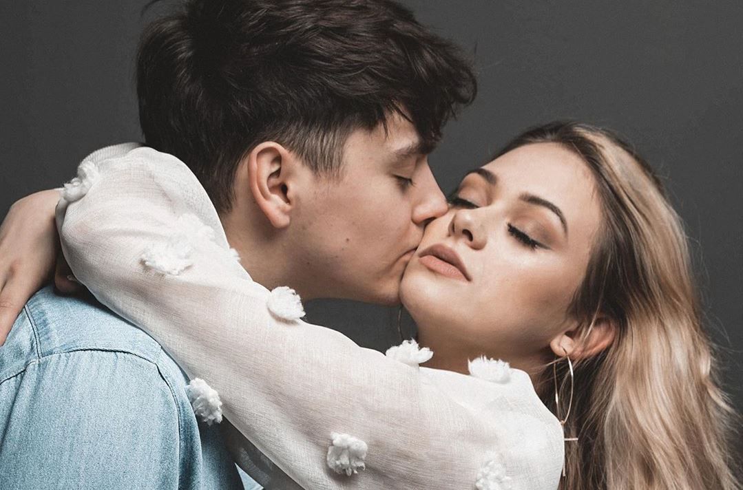 Jan Dąbrowski i Sylwia Przybysz pokazali mieszkanie. Nowocześnie i z klasą