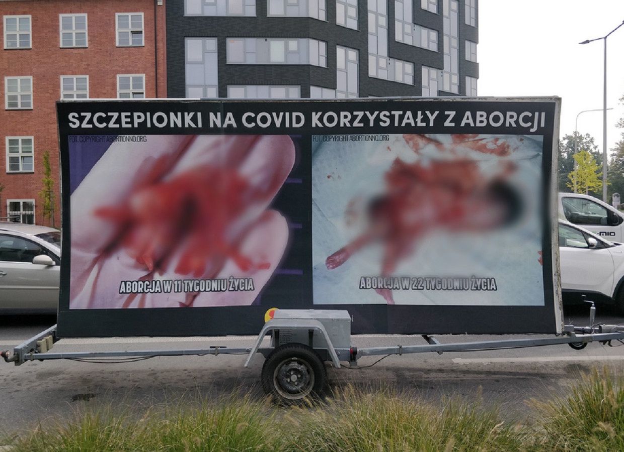 Billboard razi mieszkańców Lublina. Głosi kłamstwa