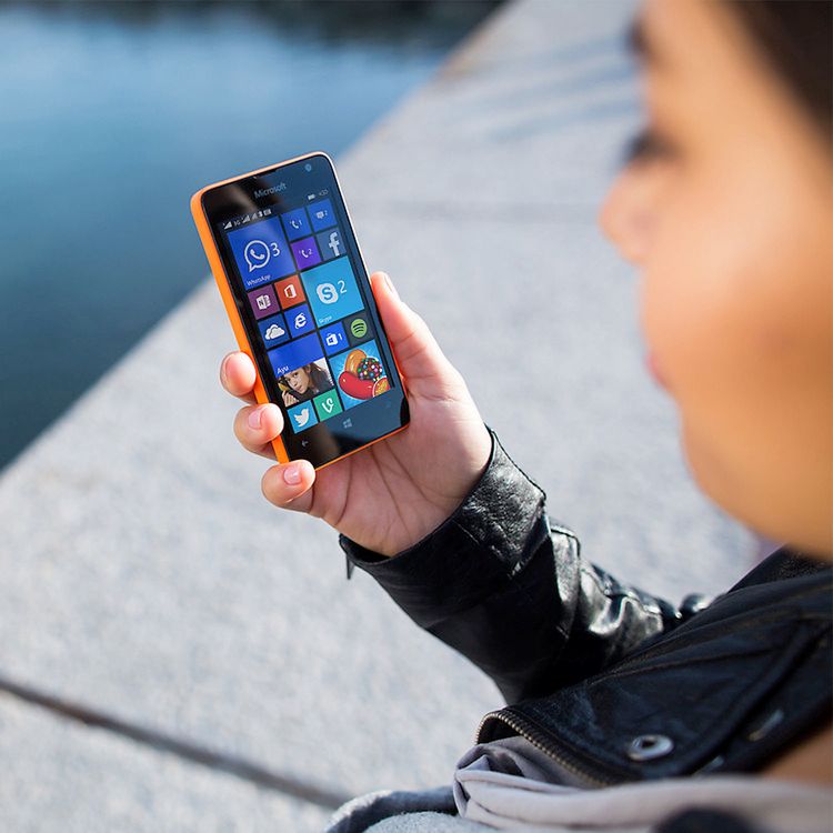 Lumia 430 oficjalnie. Smartfon z zagwarantowaną aktualizacją do Windowsa 10 za grosze 6