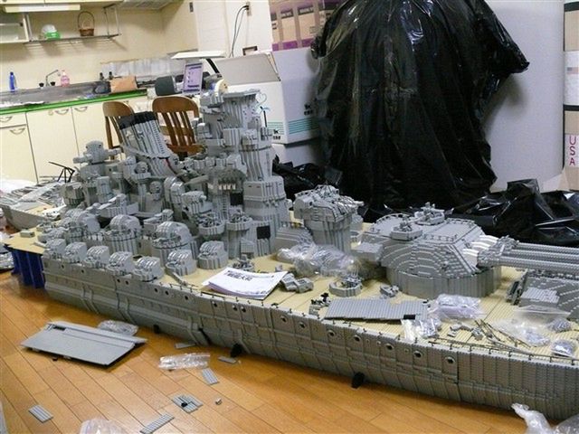 Monumentalny pancernik z klocków lego (150kg!) 9