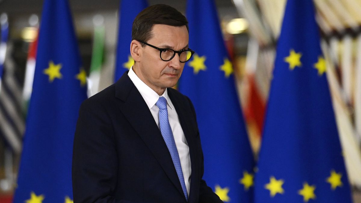 Premier Mateusz Morawiecki. NBP uzależnia wysokość inflacji w najbliższych latach od decyzji rządu o przedłużeniu - bądź nie - tarczy antyinflacyjnej