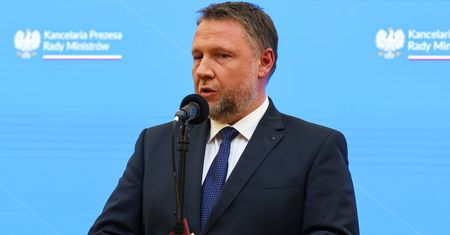 Incydenty na torach. Minister o "dwóch aktach dywersji"