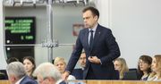 Będą większe podwyżki dla budżetówki. Minister składa deklarację