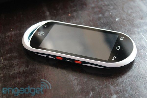 W skrócie: Obniżki cen telefonów u operatorów, tablet z IGZO LCD, PlayMG w przedsprzedaży 1