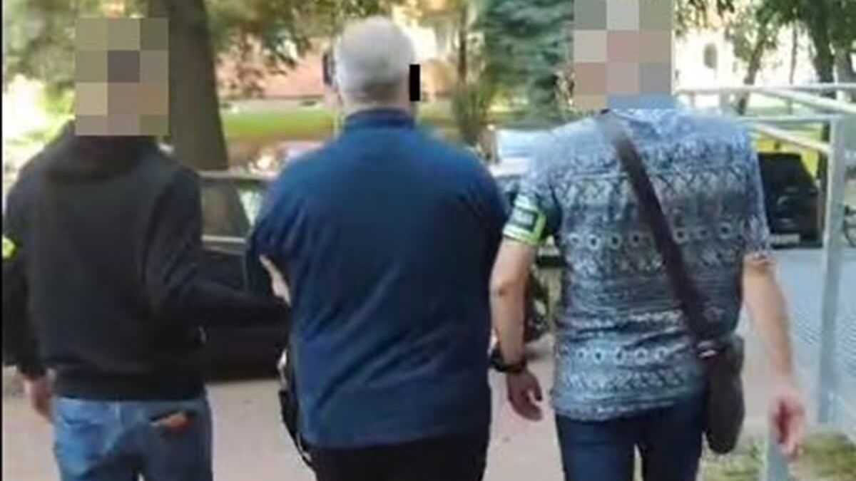 Łowcy głów z Lublina zatrzymali 52-latka poszukiwanego listami gończymi za gwałty