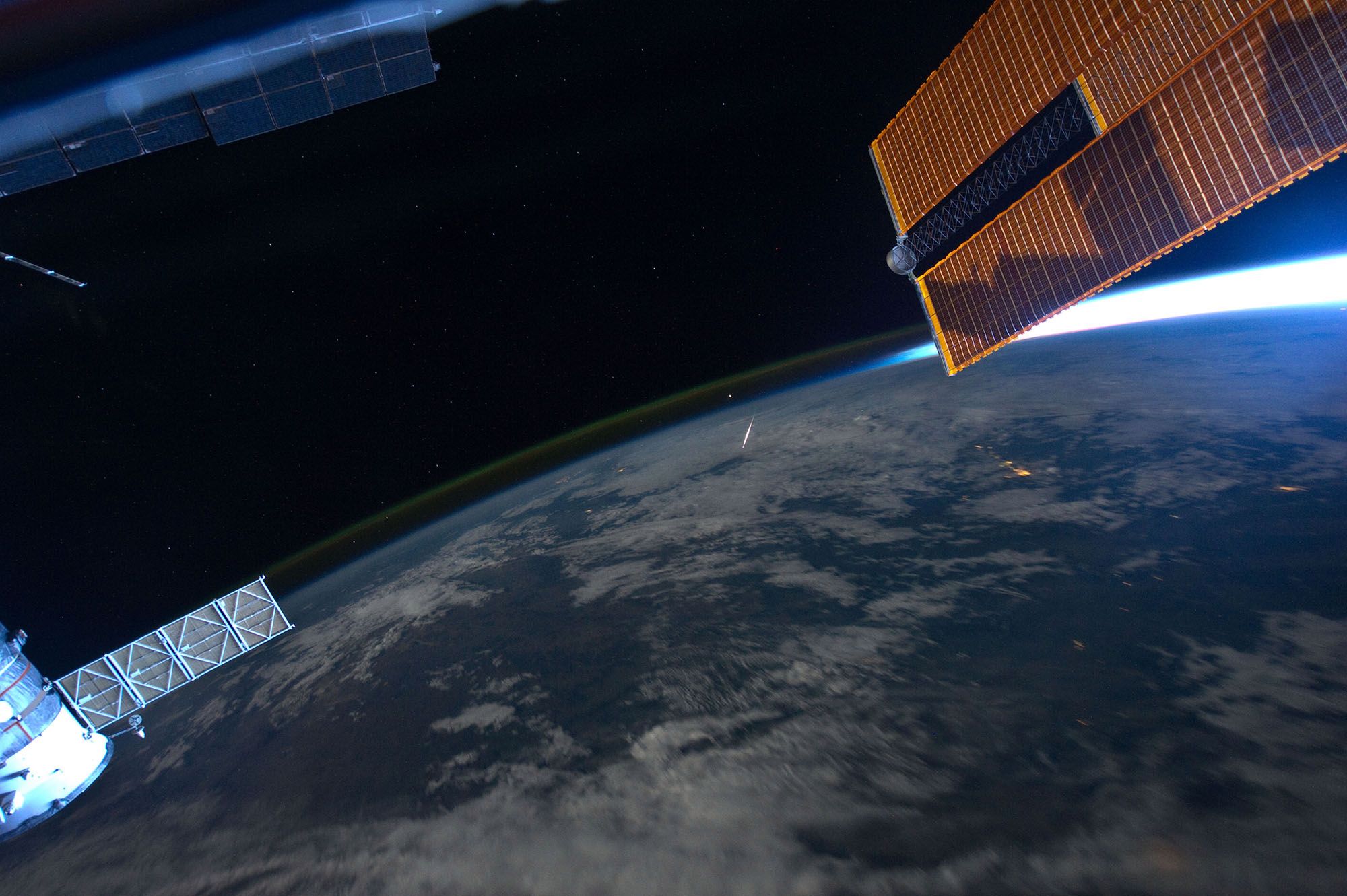Tak wyglądają spadające gwiazdy z kosmosu. NASA pokazała zdjęcia 2