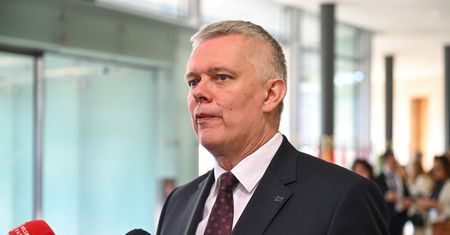 Zakłócenia GPS na Bałtyku. Siemoniak wskazuje na Rosję